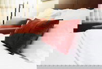 Hanging Rock Cottage - Tweed Heads Accommodation 0