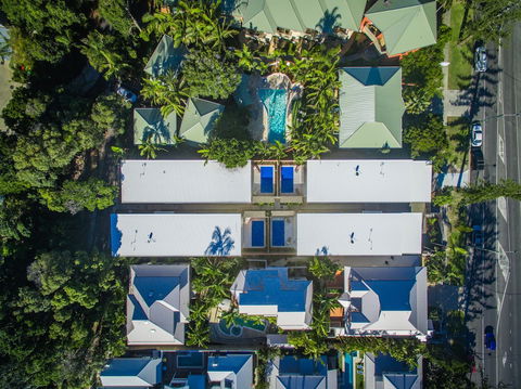 A PERFECT STAY - KoKo's Beach Houses 1 And 2 - Tweed Heads Accommodation 5