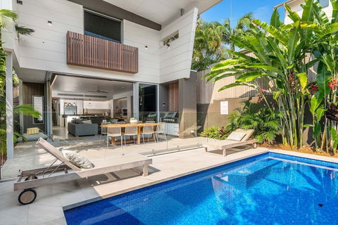 A PERFECT STAY - KoKo's Beach Houses 1 And 2 - Tweed Heads Accommodation 6