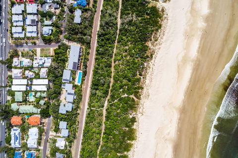 A PERFECT STAY - KoKo's Beach Houses 1 And 2 - Tweed Heads Accommodation 4
