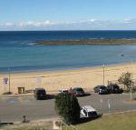 Toowoon Beach View 3br Villa 4 just steps to beach with views - Tweed Heads Accommodation