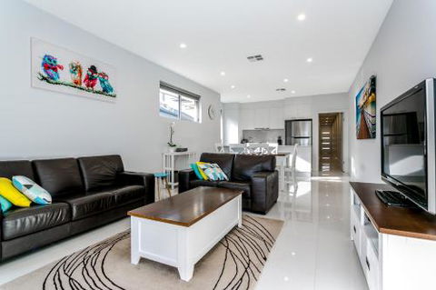 Ella House Adelaide - Tweed Heads Accommodation 4