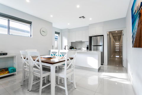 Ella House Adelaide - Tweed Heads Accommodation 6