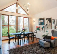 Artist on Everest - Tweed Heads Accommodation