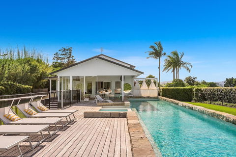 A PERFECT STAY - Villa St Helena - Tweed Heads Accommodation 3
