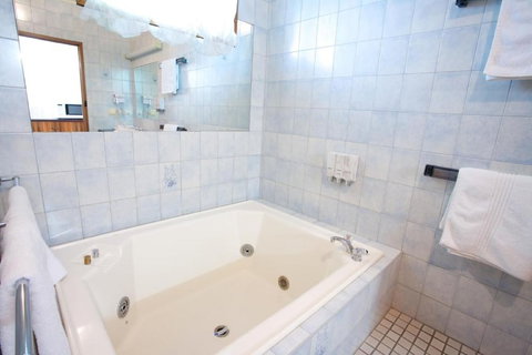 Golden Grain Motor Inn - Tweed Heads Accommodation 1