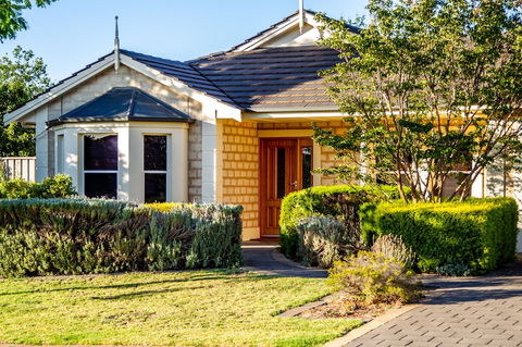 Lochnagar Barossa - Adults Only - Tweed Heads Accommodation 1
