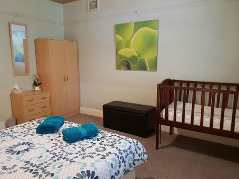 Browncoat Cottage Mudgee - Tweed Heads Accommodation 4