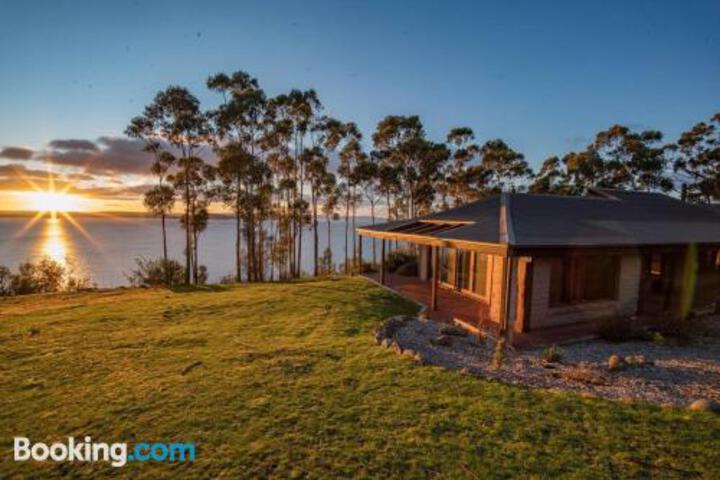 Tinderbox TAS Tweed Heads Accommodation