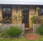 Twomeys Cottage - Tweed Heads Accommodation