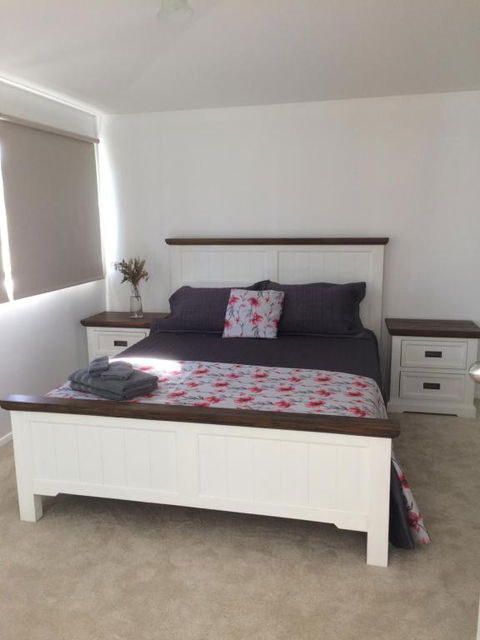 Lovedale Red Gum Cottage - Tweed Heads Accommodation 3