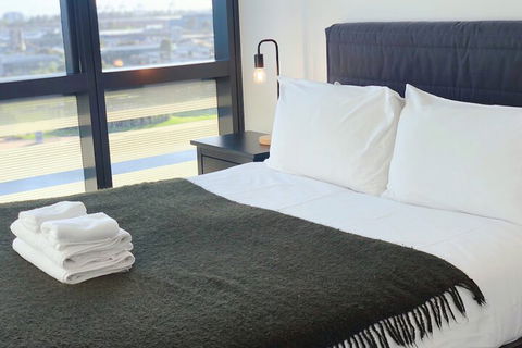 Melbourne Docklands Luxury Seaview Apartment - Tweed Heads Accommodation 6