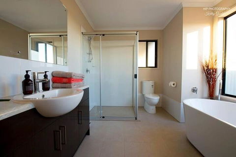 Still Earth - Tweed Heads Accommodation 5