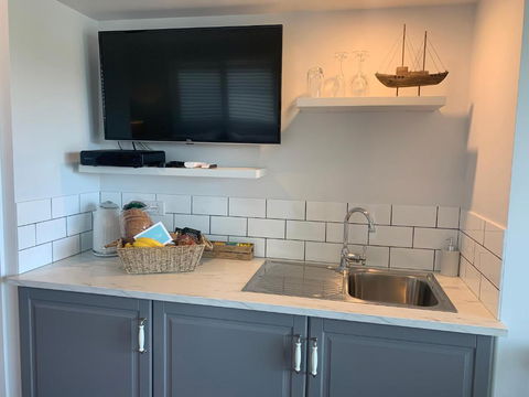 B & B On The Water - Tweed Heads Accommodation 2
