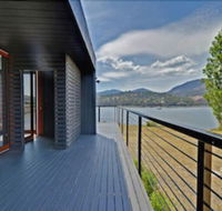 Amazing Unique Five-Star Waterfront Retreat - Tweed Heads Accommodation