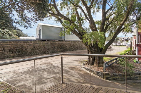 JOHANSSONS PERCH COTTAGE - Tweed Heads Accommodation 1
