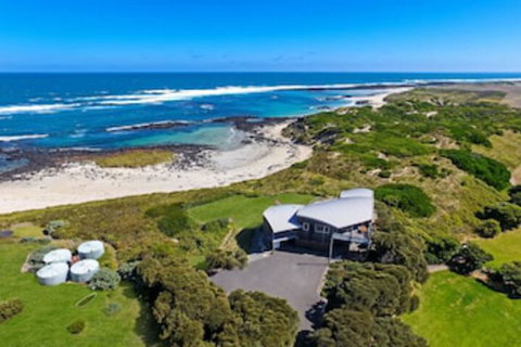 HEARNS BEACH HOUSE - Tweed Heads Accommodation 0