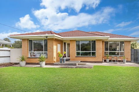 HAKUNA MATATA (No Worries) - Tweed Heads Accommodation 0