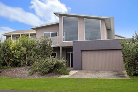 ESCAPE 2 BROPHY - Tweed Heads Accommodation 0