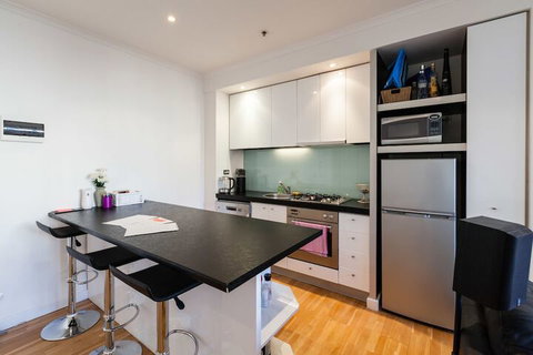 CLAUDE, 2BDR Melbourne Apartment - Tweed Heads Accommodation 3