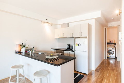 LANCE, 1BDR Melbourne Apartment - Tweed Heads Accommodation 4