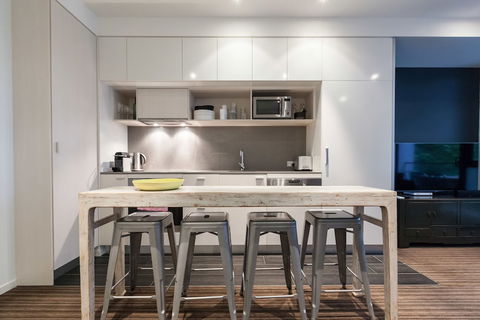 ZACH, 1BDR St.Kilda Apartment - Tweed Heads Accommodation 3