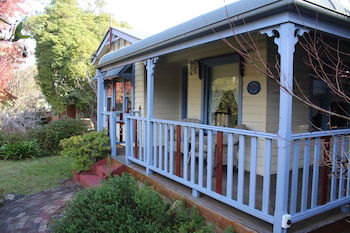 Ambrose Cottage Front Apt - Tweed Heads Accommodation 3