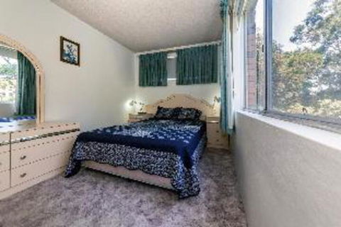 2 Bedroom Apartment Gretel Lodge Unit 4 - Tweed Heads Accommodation 3