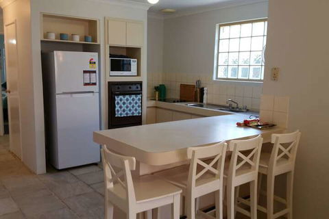 Azure Villa - Tweed Heads Accommodation 3