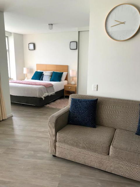 Ocean View Luxury Apartment & Suite - Tweed Heads Accommodation 4