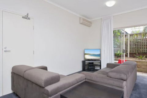 Zenith Studio Unit 4 / 10 Messines Street - Tweed Heads Accommodation 0