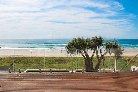 Hedges Avenue Beach House - Tweed Heads Accommodation 3