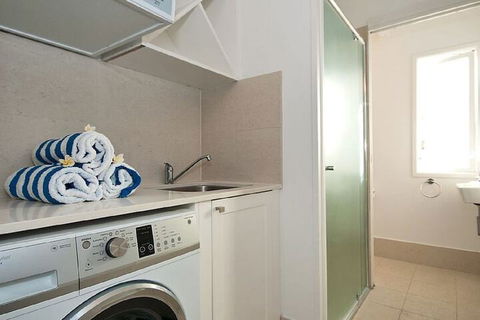 Hedges Avenue Beach House - Tweed Heads Accommodation 2