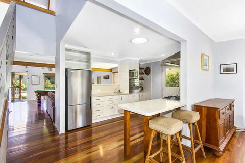 CABARITA BEACH BLISS HOLIDAY HOME On The LAKE - Tweed Heads Accommodation 4