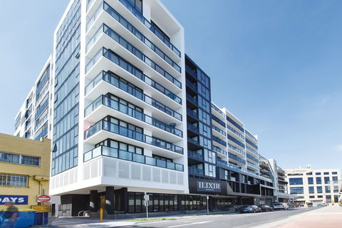 Ilixir Apartments By Ready Set Host - Tweed Heads Accommodation 4