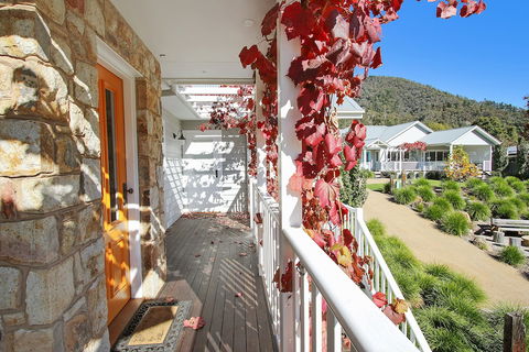 Autumn Home - Our Place At Bright - Tweed Heads Accommodation 3