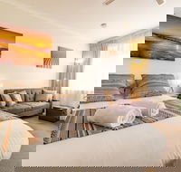 Ocean Sunset Glenelg Central Studio Apt - Tweed Heads Accommodation