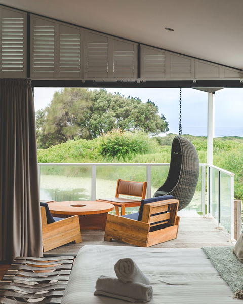 Caves Coastal Bar & Bungalows - Tweed Heads Accommodation 1