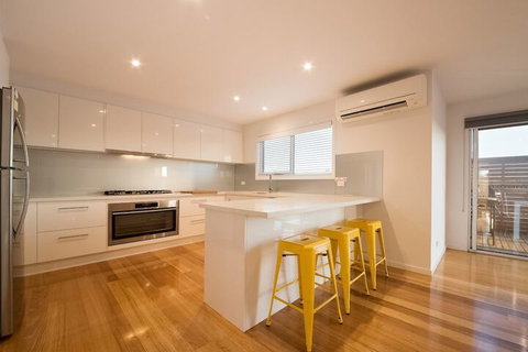 7 Boardwalk Lakeside In Cowes - Tweed Heads Accommodation 3