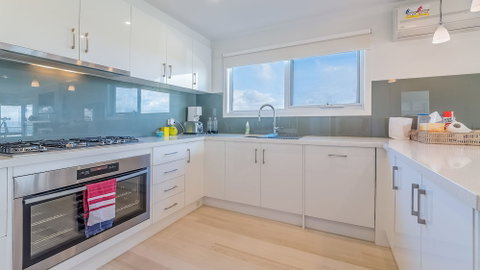 7 Graydens With Views In Ventnor - Tweed Heads Accommodation 3