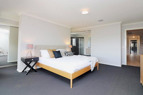 Serenity - Rejuvenate Stays - Tweed Heads Accommodation 1