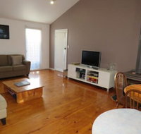 5 Little Penguin Cottage in Cowes - Tweed Heads Accommodation