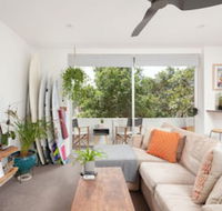 Surf Side Oasis with Balcony near Beach - Tweed Heads Accommodation