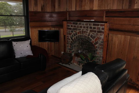 The Cottage - Tweed Heads Accommodation 4