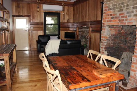 The Cottage - Tweed Heads Accommodation 0