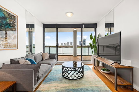 Resort Style 2 Bdrm In Homebush With Bay View - Tweed Heads Accommodation 3