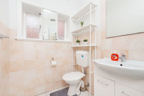 Newly Renovated Apt. Close To CBD Unit 1 - Tweed Heads Accommodation 3