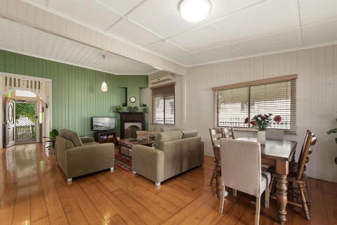 Ambiente Cottage Pet & Family Friendly - Tweed Heads Accommodation 7
