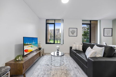 HomeHotel Walking Distance To Train & Westfield - Tweed Heads Accommodation 2