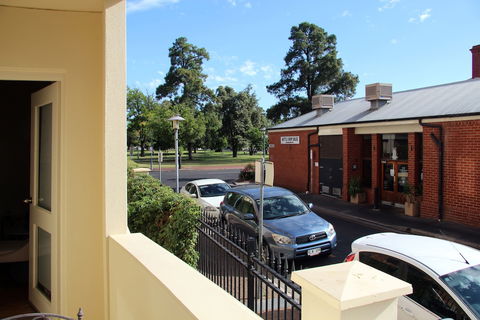 Adelaide Central Apartment - 3BR, 2Bath & Carpark - Tweed Heads Accommodation 6